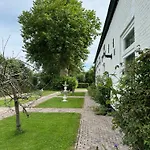 Bed & Breakfast De Perenboom